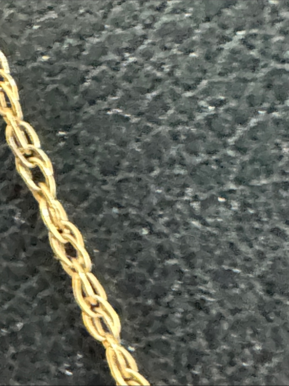 10Kt gold dainty chain - Picture 4 of 5